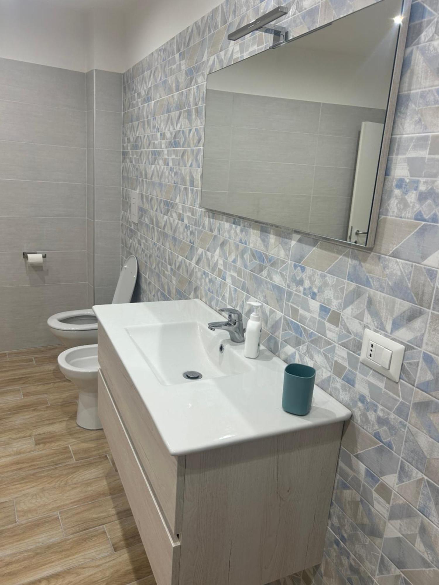 Suite Di Giordy Napoli Centro מראה חיצוני תמונה