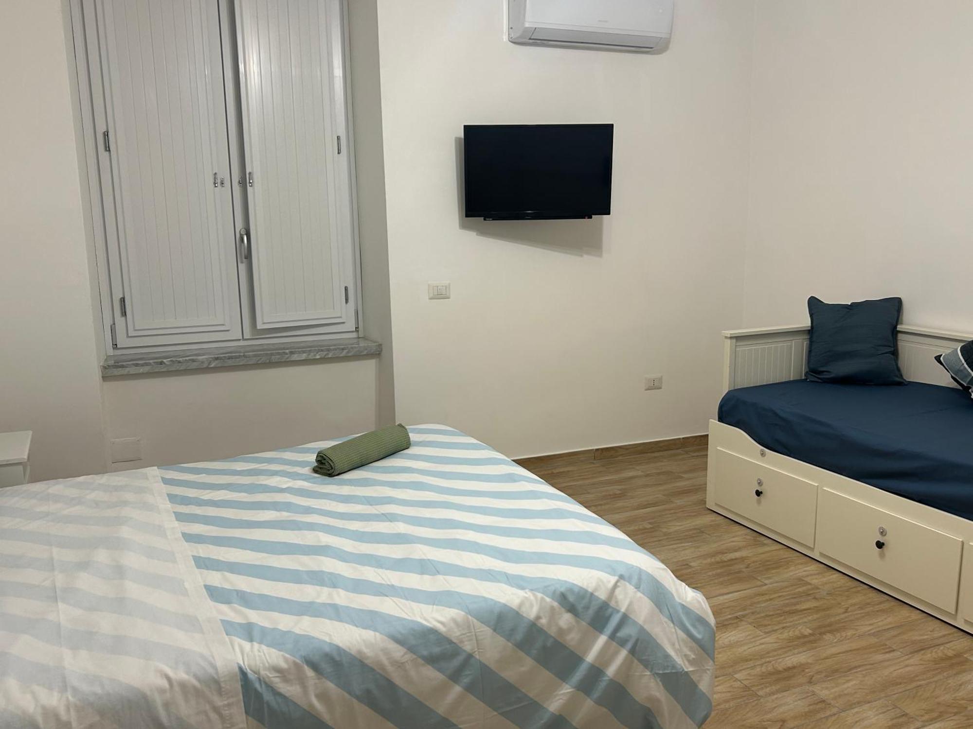 Suite Di Giordy Napoli Centro מראה חיצוני תמונה