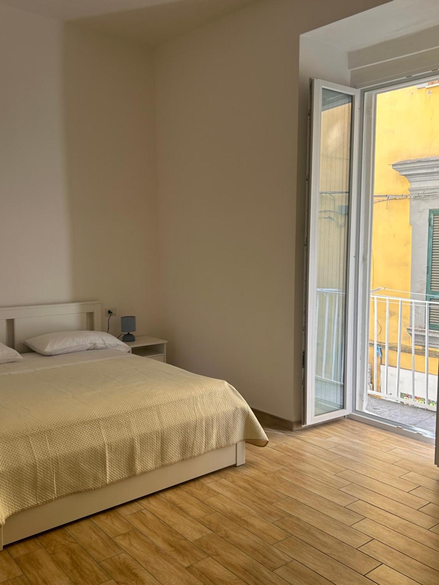 Suite Di Giordy Napoli Centro מראה חיצוני תמונה